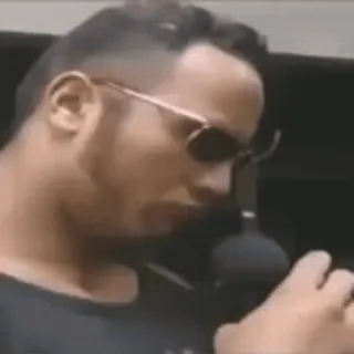 🤨 Dwayne Johnson acteur, micro, célébrité, lunettes, The Rock whatsapp sticker