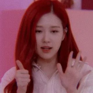 🐿️ Rosé K-pop, cantante, donna, capelli rossi, persona, celebrità, rosa, Blackpink telegram sticker