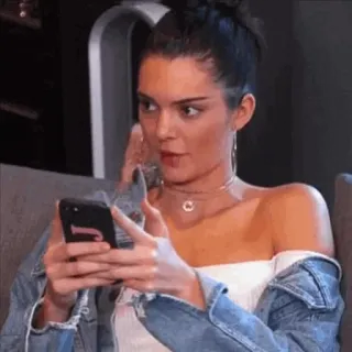 🕸 Kendall Jenner mulher, modelo, celebridade, pessoa, telefone, casual telegram sticker
