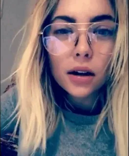 🍓 woman, glasses, blond hair, portrait telegram sticker