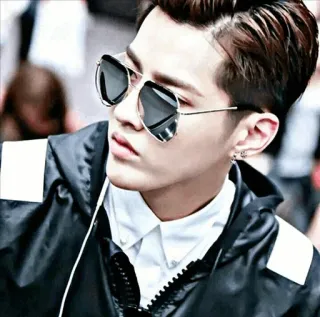 😎 Kris Wu Kris Wu, Sänger, Promi, Schauspieler, Sonnenbrille, Mode telegram sticker