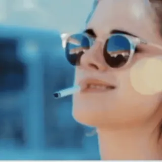 🎈 femme, lunettes de soleil, cigarette, fumer, portrait, personne telegram sticker