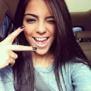 👌 mulher, pessoa, selfie, piscadela, sorriso, sinal de V, cabelo, retrato telegram sticker