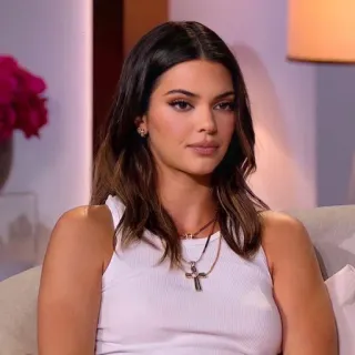 😐 Kendall Jenner kendall jenner, modella, celebrità, persona telegram sticker