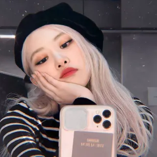 🍐 Rose K-Pop, cantante, mujer, boina, selfie, retrato telegram sticker