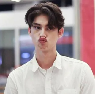 😚 homem, beijo, asiático, camisa branca, bonito, beicinho telegram sticker