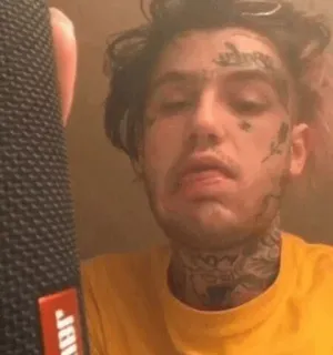 😑 Lil Peep Lil Peep, Rapper, Musiker, Tattoo, Porträt, Sänger, Gelbes Shirt telegram sticker
