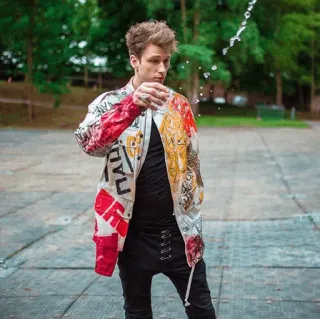 ➿ Machine Gun Kelly Machine Gun Kelly, MGK, Nhạc sĩ, Người nổi tiếng, Rapper, Ca sĩ, Nghệ sĩ whatsapp sticker