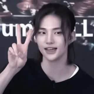 💗 kpop, singer, hyunjin, idol, peace sign, korean whatsapp sticker