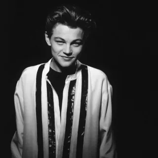 ⛓ Leonardo DiCaprio 莱昂纳多·迪卡普里奥, 演员, 黑白, 肖像, 年轻 telegram sticker