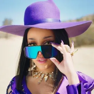 🐚 femme, lunettes de soleil, chapeau, violet, plage, bijoux telegram sticker