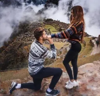 😘 pareja, romance, amor, pedida de mano, beso, aire libre, montaña, viaje telegram sticker