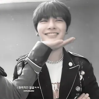 🍽 매력적인 얼굴ㅋㅋㅋ kpop, sorriso, felice, attore, cantante telegram sticker