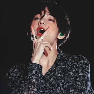 🐯 V (Kim Taehyung) kpop, penyanyi, musik, korea, idola, bts, taehyung telegram sticker