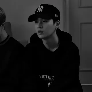 ➖ VETEME Mann, Porträt, Baseballkappe, Hoodie, Kpop telegram sticker