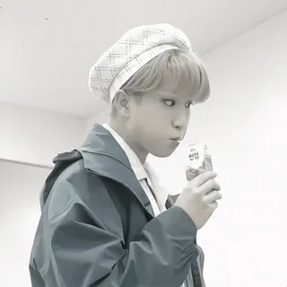🔪 버치 человек, пьет, напиток, шляпа, куртка whatsapp sticker