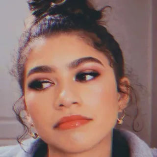 😪 Zendaya attrice, celebrità, viso, ritratto, donna, trucco telegram sticker