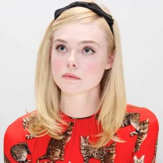 😐 Elle Fanning Schauspielerin, Porträt, blond, Promi, Frau, Person, Mode whatsapp sticker