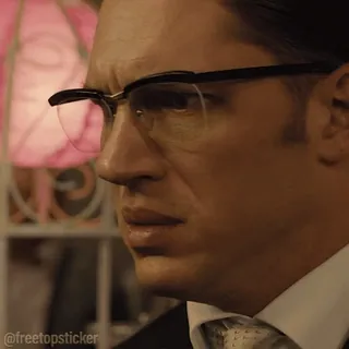 🤨 @freetopsticker tom hardy, acteur, homme, lunettes whatsapp sticker