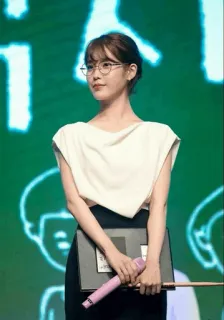 🍡 IU IU, Chanteuse coréenne, Célébrité, Actrice, K-pop, Chanteuse telegram sticker