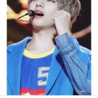 🤨 V kpop, bts, v, айдол, певец, микрофон whatsapp sticker