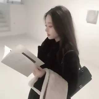 🕰 donna, ragazza, lettura, libro, chanel, cappotto telegram sticker