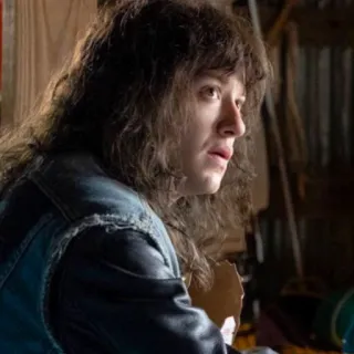 🤔 Eddie Munson Stranger Things Эдди Мансон, Очень странные дела, персонаж, 80-е, длинные волосы, джинсовая куртка telegram sticker