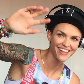 👋 Ruby Rose actriz, DJ, celebridad, Ruby Rose, modelo whatsapp sticker