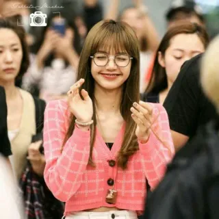 😄 Lisa K-pop, cantante, moda, celebrità, stile telegram sticker