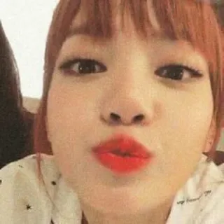 🥰 Frau, Selfie, Mädchen, Porträt, rote Lippen, Nahaufnahme telegram sticker
