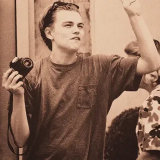 🌻 Leonardo DiCaprio Leonardo DiCaprio, actor, young, camera, celebrity, man telegram sticker