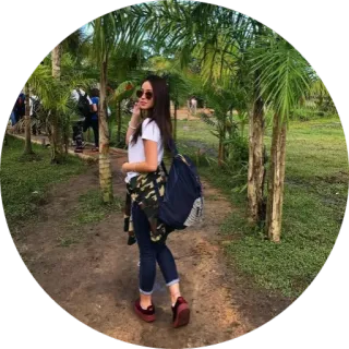 🚶‍♀ mulher, natureza, caminho, pessoa, ar livre, árvores, óculos de sol telegram sticker