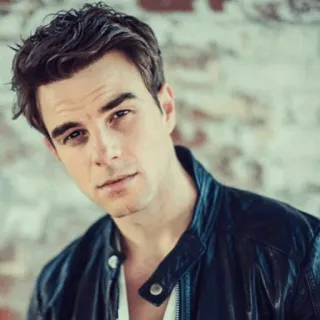 📎 man, portrait, actor, leather jacket, person, male, handsome telegram sticker