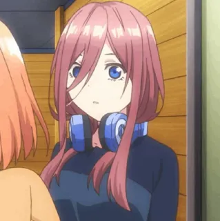 🐾 Miku Nakano The Quintessential Quintuplets Anime, Cuffie, Carino, Ragazza, Personaggio, Capelli rosa telegram sticker