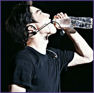 📍 hombre, agua potable, agua, botella, persona, refresco telegram sticker