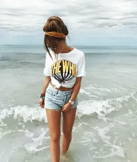 😌 THE WHO vrouw, strand, oceaan, t-shirt, short, mode telegram sticker