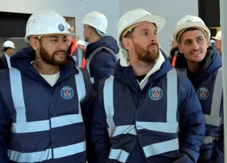 👥 ouvriers du bâtiment, casques de chantier, Paris Saint-Germain, Neymar, Messi telegram sticker