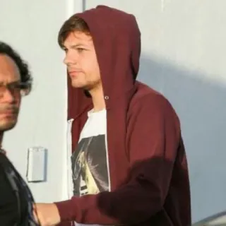 🖤 Louis Tomlinson Луи Томлинсон, певец, One Direction, знаменитость, толстовка telegram sticker