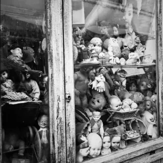 🖤 dolls, toys, vintage, creepy, antique, window, display telegram sticker