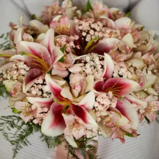 💐 fiori, bouquet, gigli, composizione floreale, rosa, bianco, matrimonio, decorativo telegram sticker