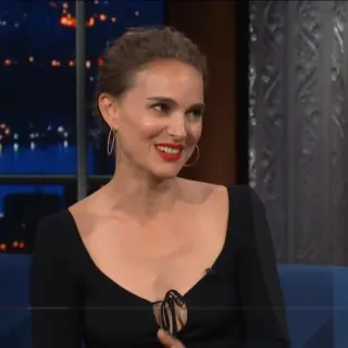 🍄 Natalie Portman atriz, mulher, retrato, celebridade, Natalie Portman, entrevista telegram sticker