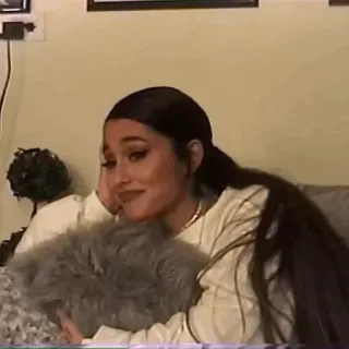 🌃 Ariana Grande คนดัง, นักร้อง, ป๊อปสตาร์, ผู้หญิง, ภาพเหมือน telegram sticker
