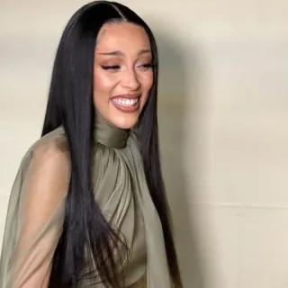 🐚 Doja Cat Doja Cat, chanteuse, célébrité, femme, cheveux longs telegram sticker