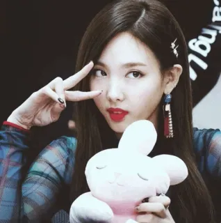 🖇 woman, kpop, singer, bunny, twice, nayon telegram sticker