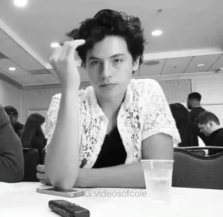 🥀 Cole Sprouse videosofcole aktor, celebryta, mężczyzna, portret, Cole Sprouse whatsapp sticker