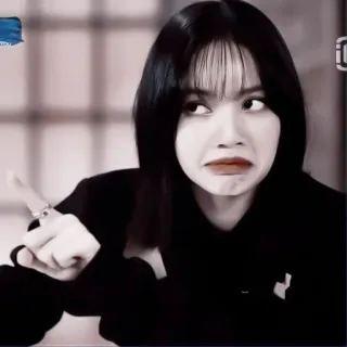 🎧 Lisa kpop, blackpink, expresión, celebridad, señalando whatsapp sticker