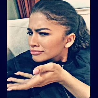 💁‍♀️ Zendaya Meme, Celebrità, Persona, Donna, Faccia, Espressione telegram sticker