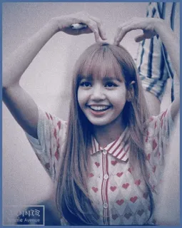 🌸 Lisa SANTA Little Avenue Lisa, Kpop, Herz, Porträt, Sängerin, Lächeln, Mädchen telegram sticker
