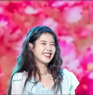 😁 IU kpop, cantante, idol, celebrità, donna, sorridente telegram sticker
