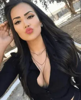 😘 mulher, morena, retrato, beicinho, feminino, beijo telegram sticker